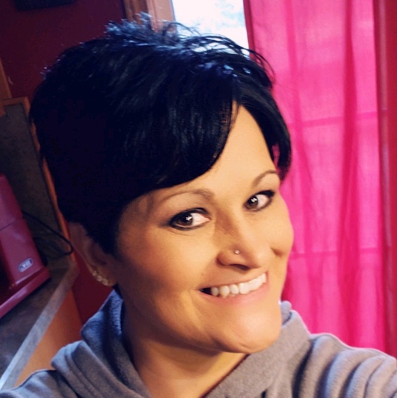 Meet your Posher, Melissa - Picture 1 of 1